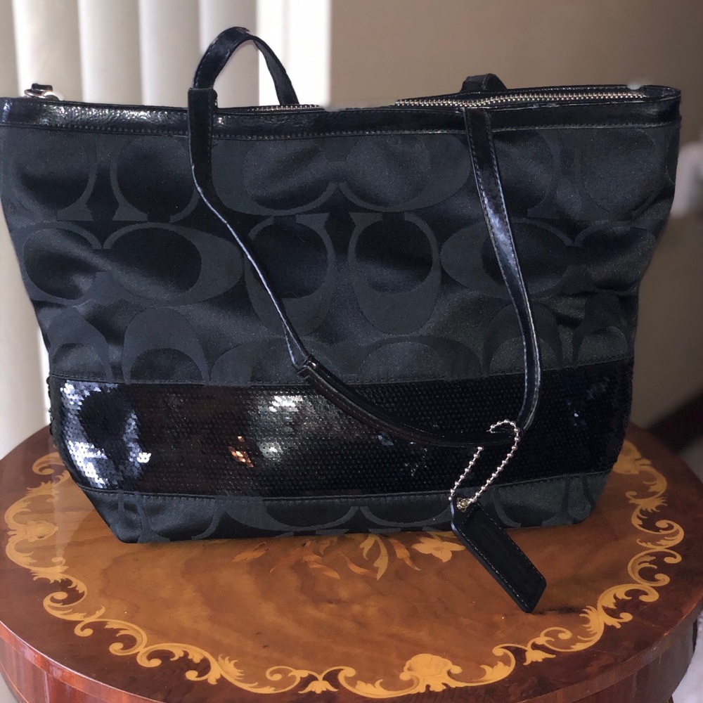 Black coach shoulder bag